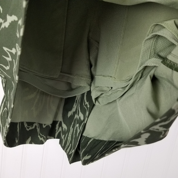 Athleta Womens Vienna Cargo Skort Size 4 Green Built in Shorts Active Print - Picture 5 of 7